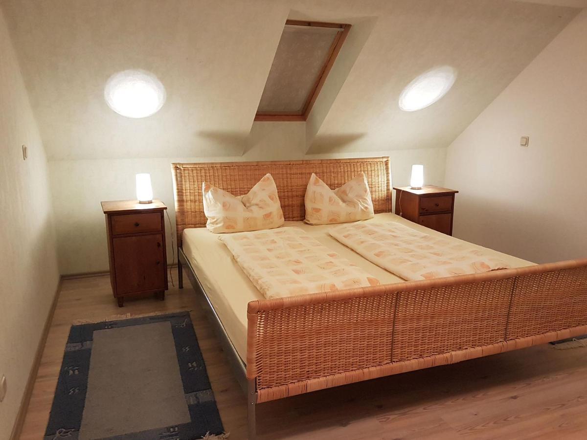 Monteurwohnungen Goeb - Nicht Fuer Urlaubsgaeste Geisa Extérieur photo