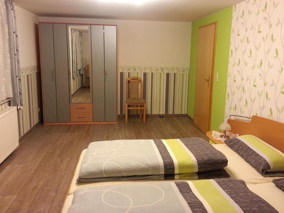 Monteurwohnungen Goeb - Nicht Fuer Urlaubsgaeste Geisa Extérieur photo