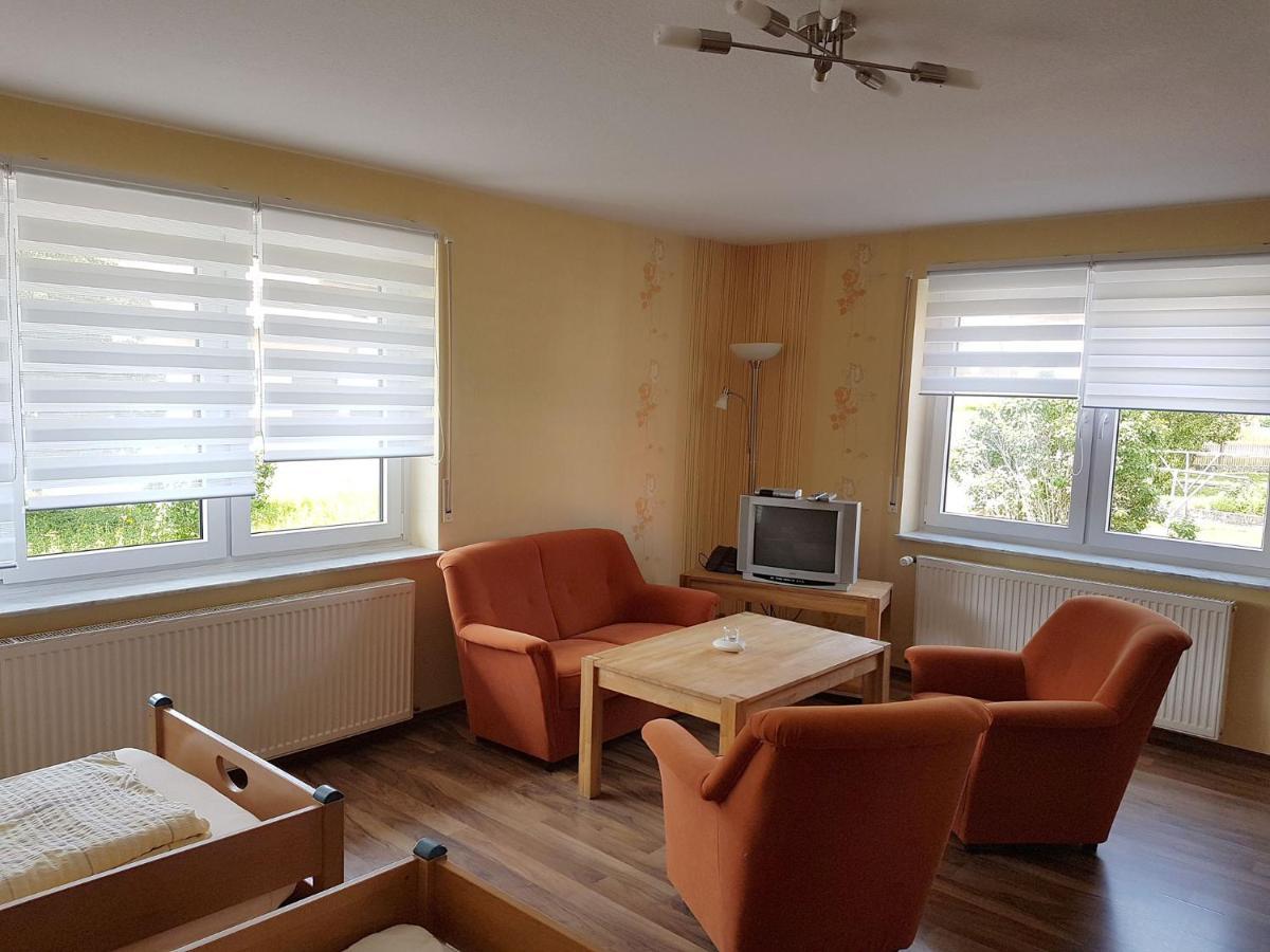Monteurwohnungen Goeb - Nicht Fuer Urlaubsgaeste Geisa Extérieur photo