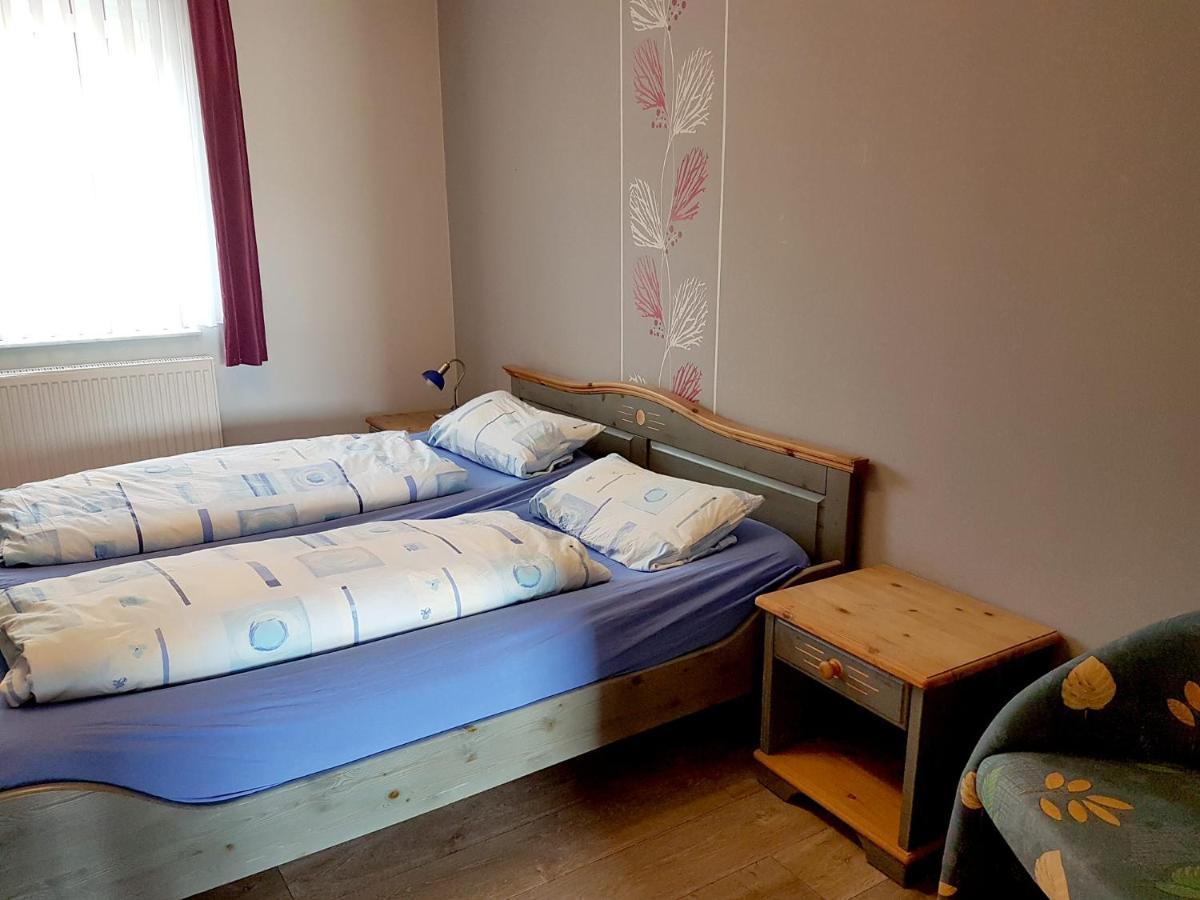 Monteurwohnungen Goeb - Nicht Fuer Urlaubsgaeste Geisa Extérieur photo